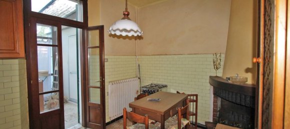 6 rooms Villa in Fivizzano, Italy No. 92521 8