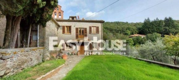 3 bedrooms House in Terranuova Bracciolini, Italy No. 120173 2