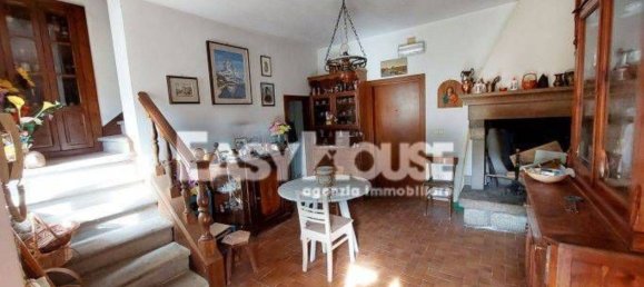 3 bedrooms House in Terranuova Bracciolini, Italy No. 120173 7