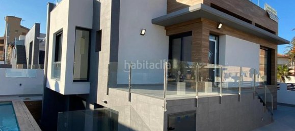 4 Schlafzimmer Villa in Torrevieja, Spain, Nr. 132771 6