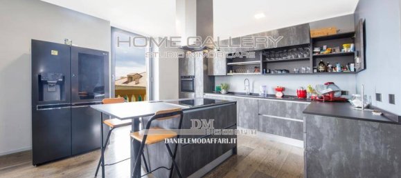 2 Schlafzimmer Wohnung in Genoa, Italy, Nr. 71531 10