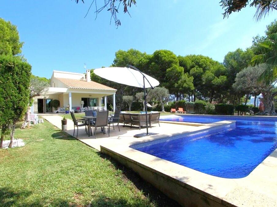 5 bedrooms Villa in Moraira, Spain No. 56357