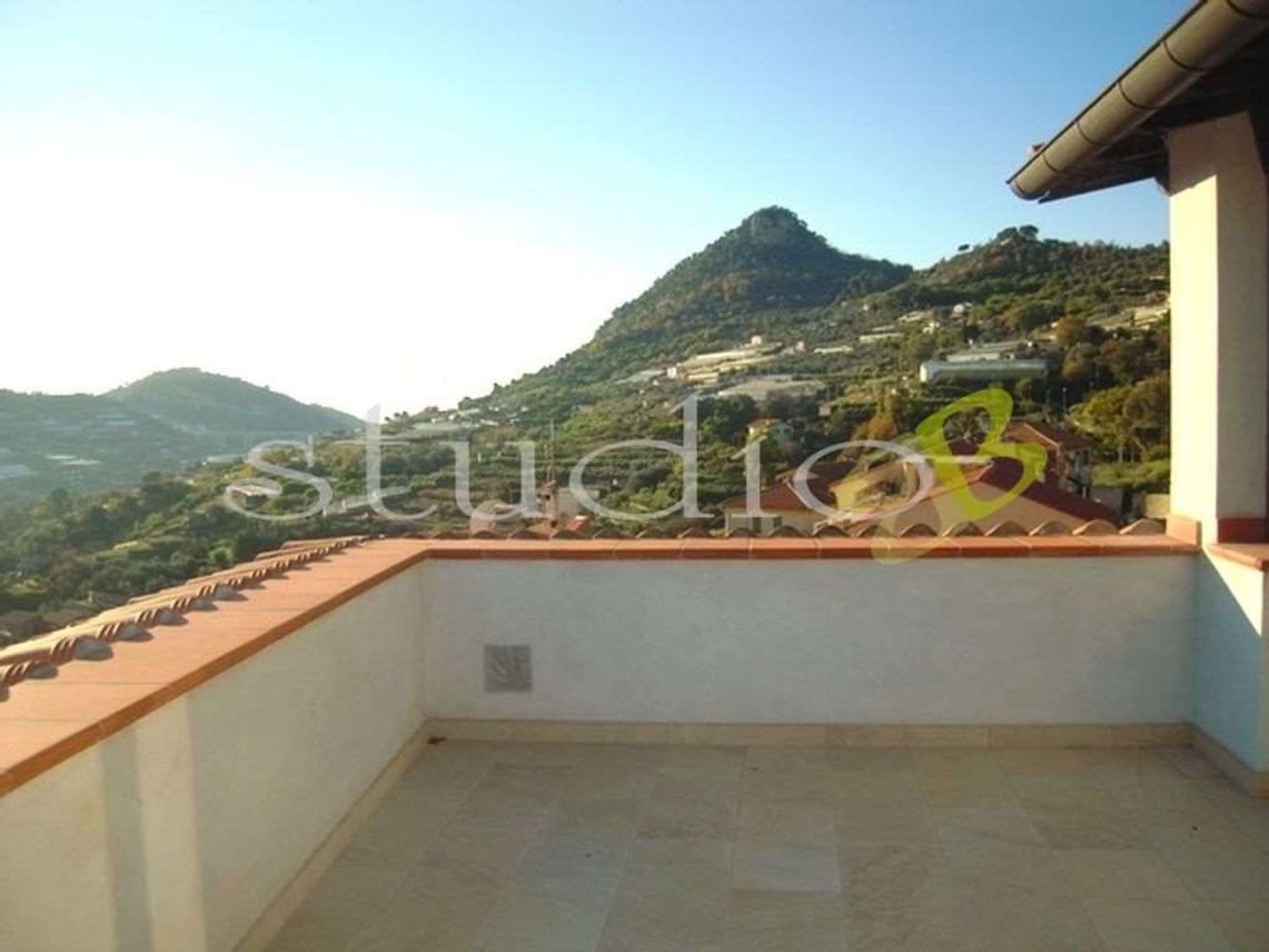 5 rooms Apartment in San Biagio della Cima, Italy No. 123219