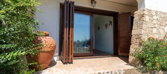 3 bedrooms Villa in Isola di Capo Rizzuto, Italy No. 298076 4