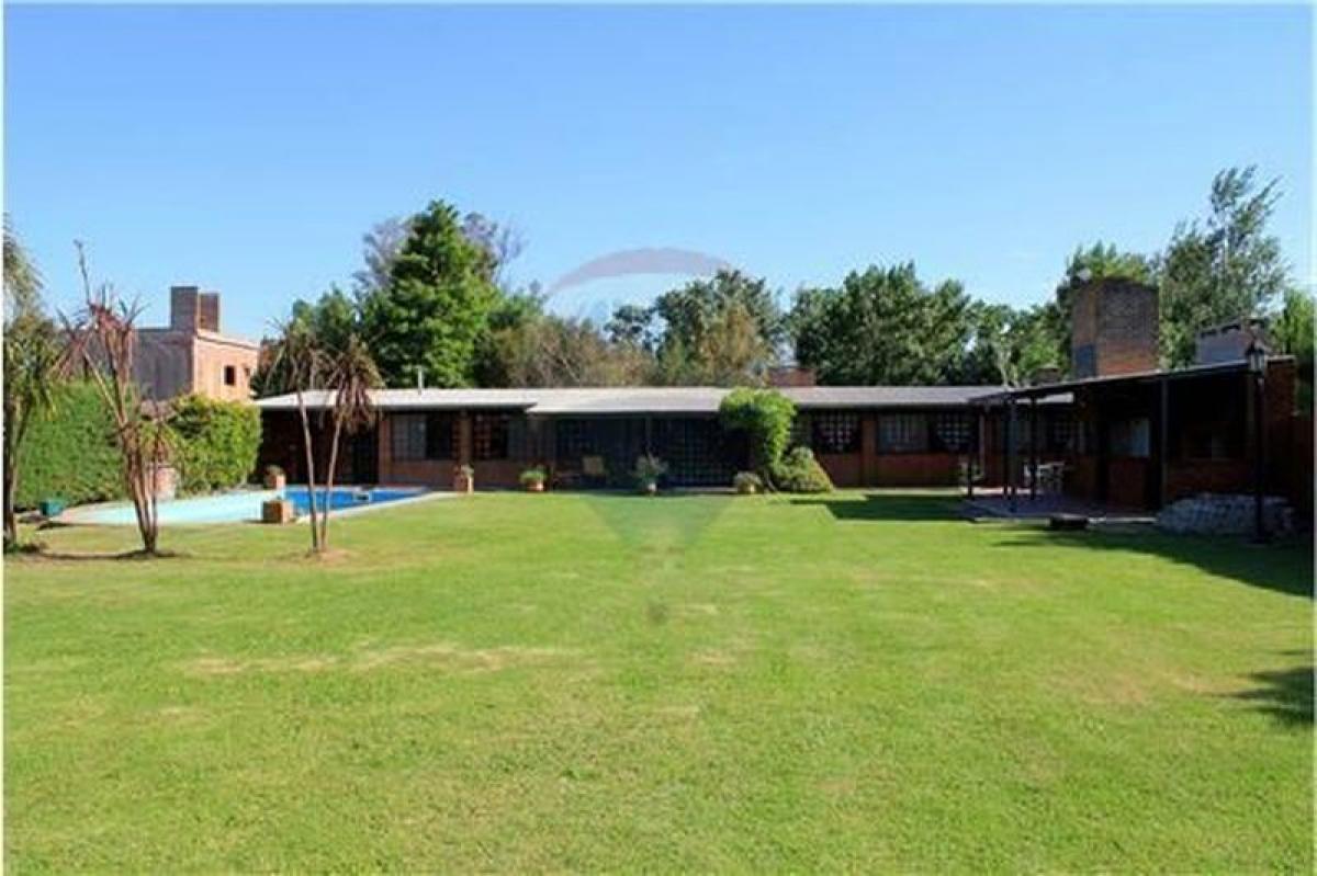 2 bedrooms House in Santa Fe, Argentina No. 52205