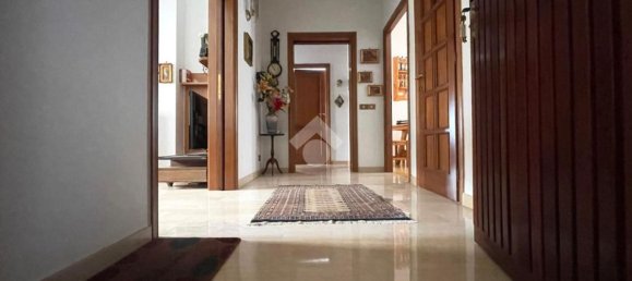 Apartamento de 3 divisões em Rome, Italy N.º 24307 6