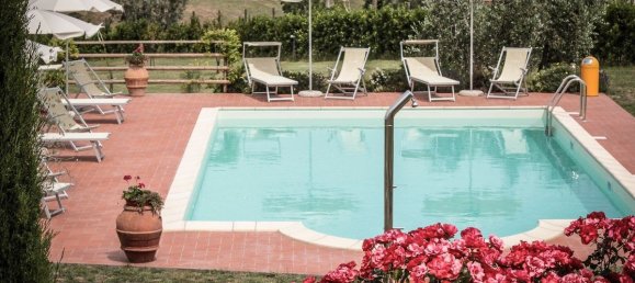 Дом с 8 спальнями в Кьянни, Италия № 58439 13