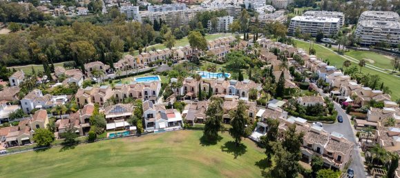 Adosado de 5 dormitorios en Marbella, Spain No. 233604 35