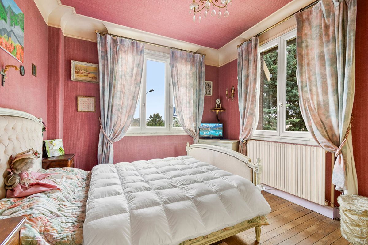 4 bedrooms House in Saint-Germain-en-Laye, France No. 164503