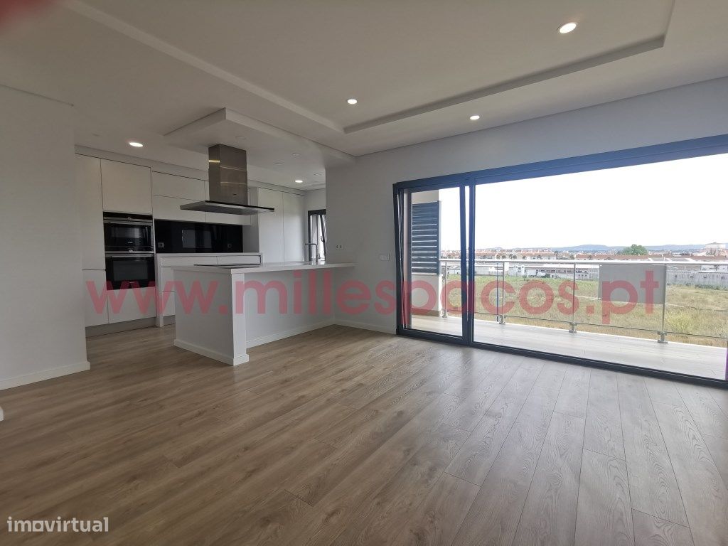 4 bedrooms Duplex in Montijo, Portugal No. 86206