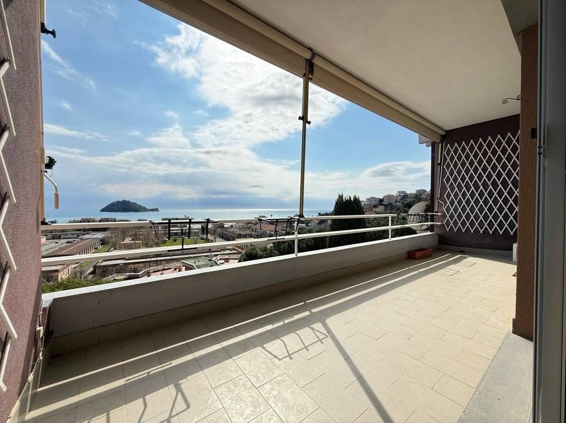 4 rooms Apartment in Albenga, Italy No. 37615