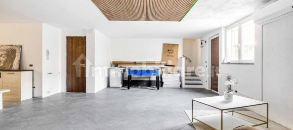 Villa de 4 dormitorios en Lonate Pozzolo, Italy No. 137335 21