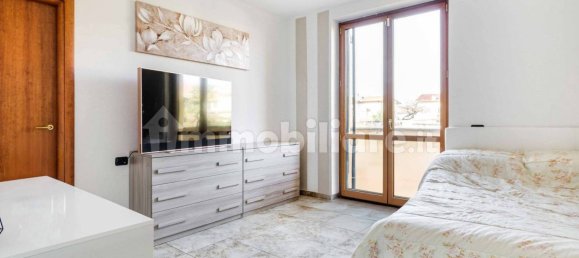 Villa de 4 dormitorios en Lonate Pozzolo, Italy No. 137335 7