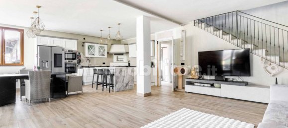 Villa de 4 dormitorios en Lonate Pozzolo, Italy No. 137335 23