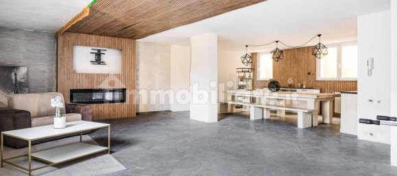 Villa de 4 dormitorios en Lonate Pozzolo, Italy No. 137335 20