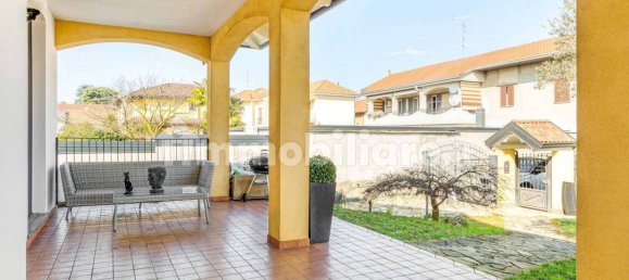 Villa de 4 dormitorios en Lonate Pozzolo, Italy No. 137335 14