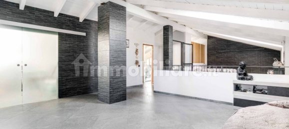 Villa de 4 dormitorios en Lonate Pozzolo, Italy No. 137335 10