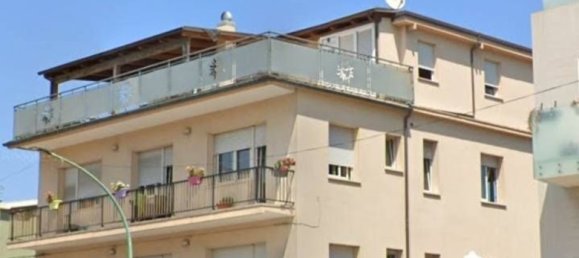 Квартира с 4 комнатами в Розето дельи Абруцци, Италия № 302744 4