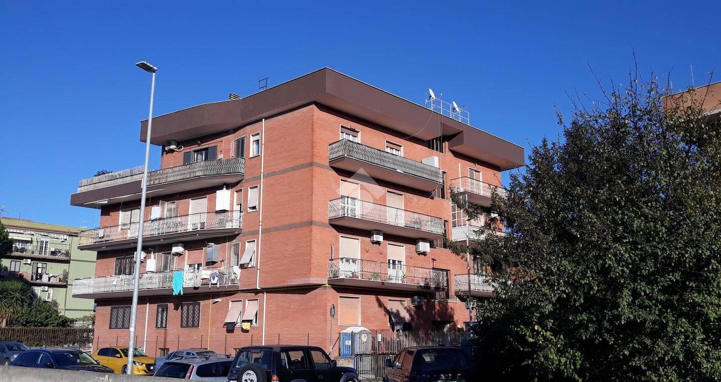 Квартира с 4 комнатами в Рим, Италия № 135348