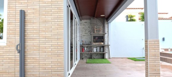 4 bedrooms House in Setubal, Portugal No. 220812 9