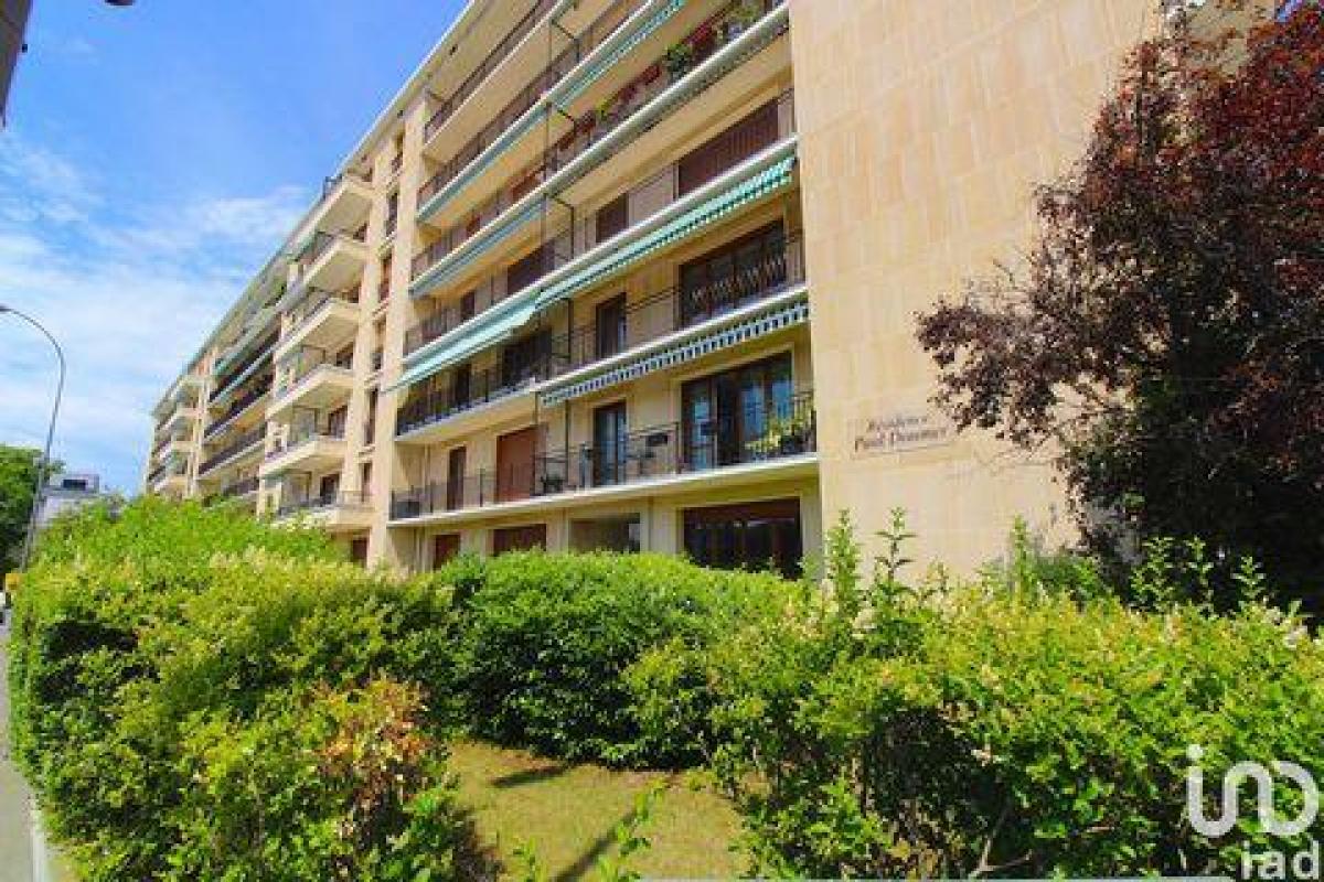 4 bedrooms Condo in Reims, France No. 34488