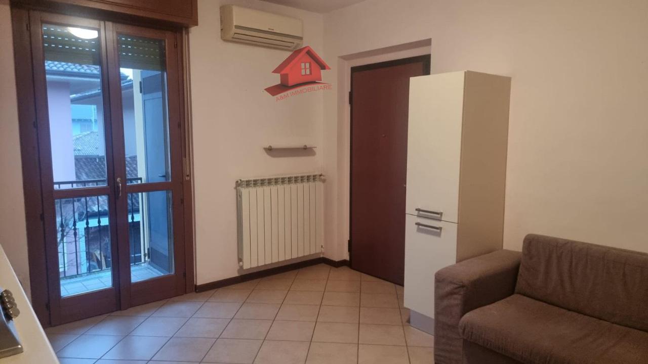 3-salle Appartement à Calvenzano, Italy No. 29621