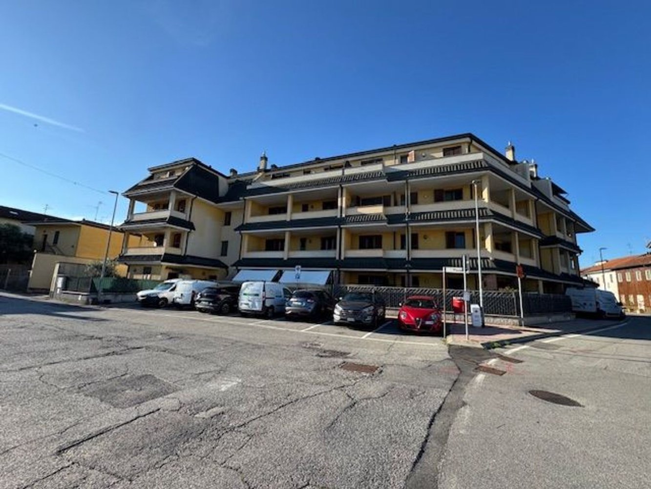 2 bedrooms Penthouse in Zelo Buon Persico, Italy No. 362247