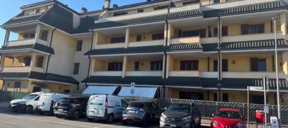 2 bedrooms Penthouse in Zelo Buon Persico, Italy No. 362247 2