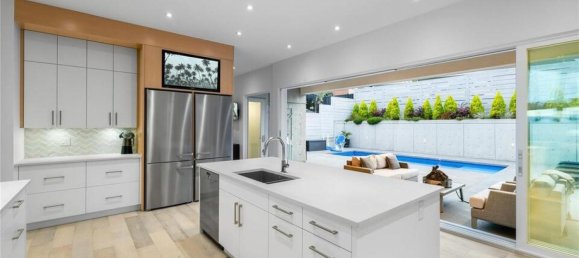 3 bedrooms House in British Columbia, Canada No. 1086 8