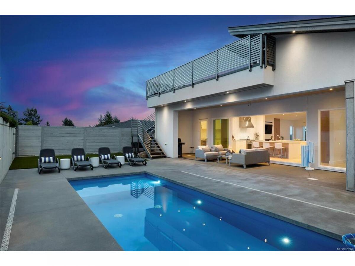 3 bedrooms House in British Columbia, Canada No. 1086