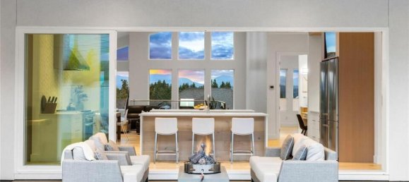 3 bedrooms House in British Columbia, Canada No. 1086 10