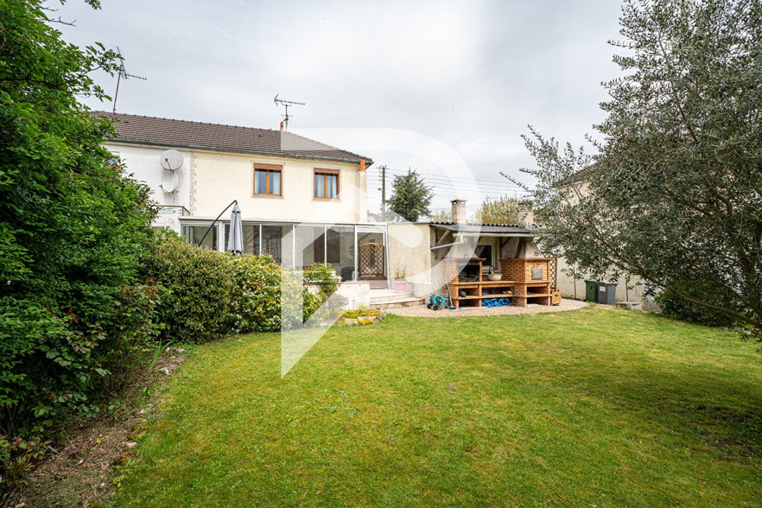 3 chambres Maison à Saint-Jean-de-la-Ruelle, France No. 85697