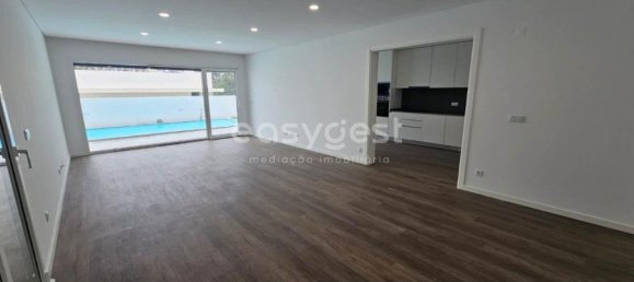 4 bedrooms House in Seixal, Portugal No. 77853 16