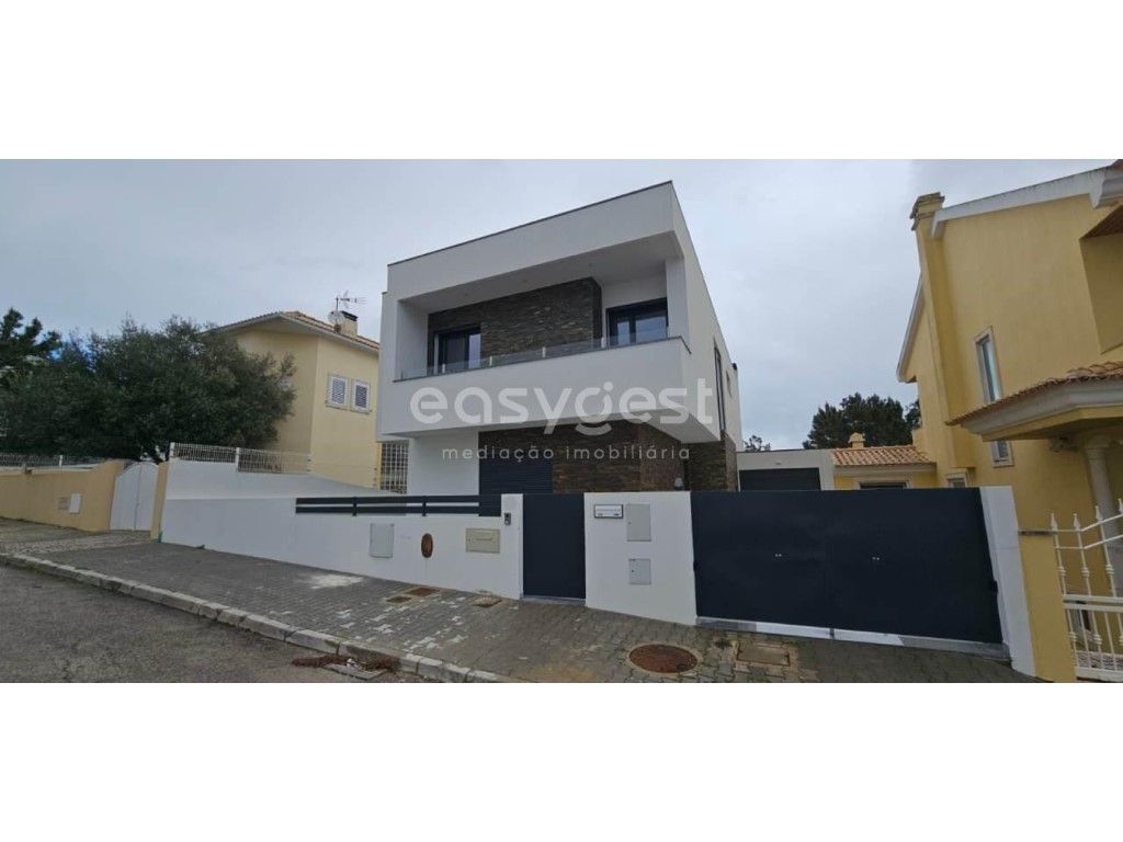 4 bedrooms House in Seixal, Portugal No. 77853