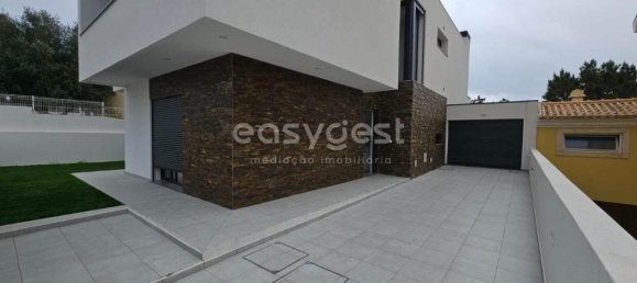 4 bedrooms House in Seixal, Portugal No. 77853 8