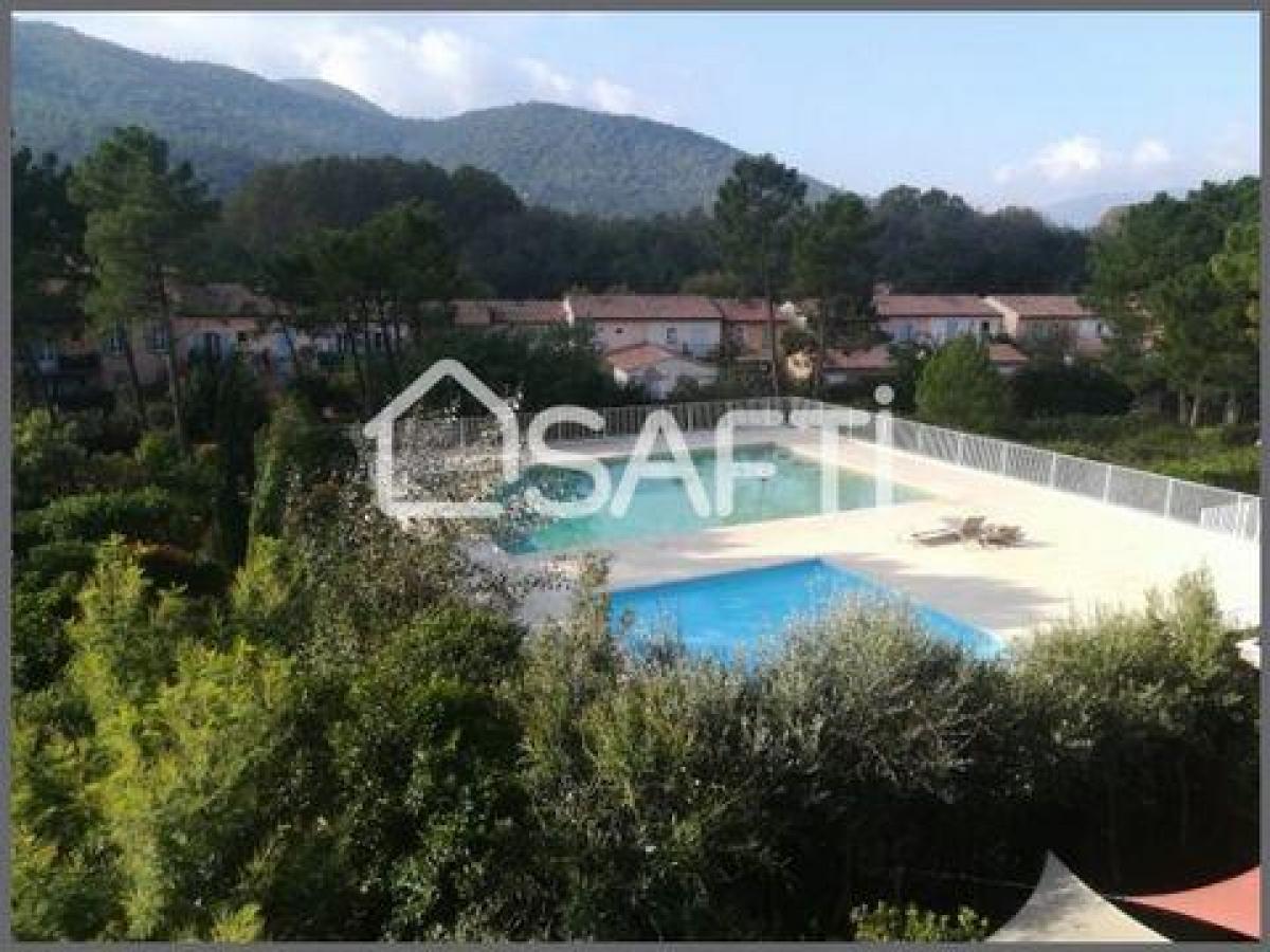 Apartamento T2 em La Mole, France N.º 12714