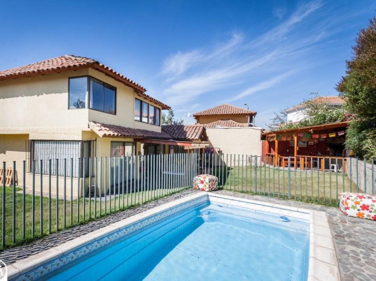 5 bedrooms House in Santiago, Chile No. 2137