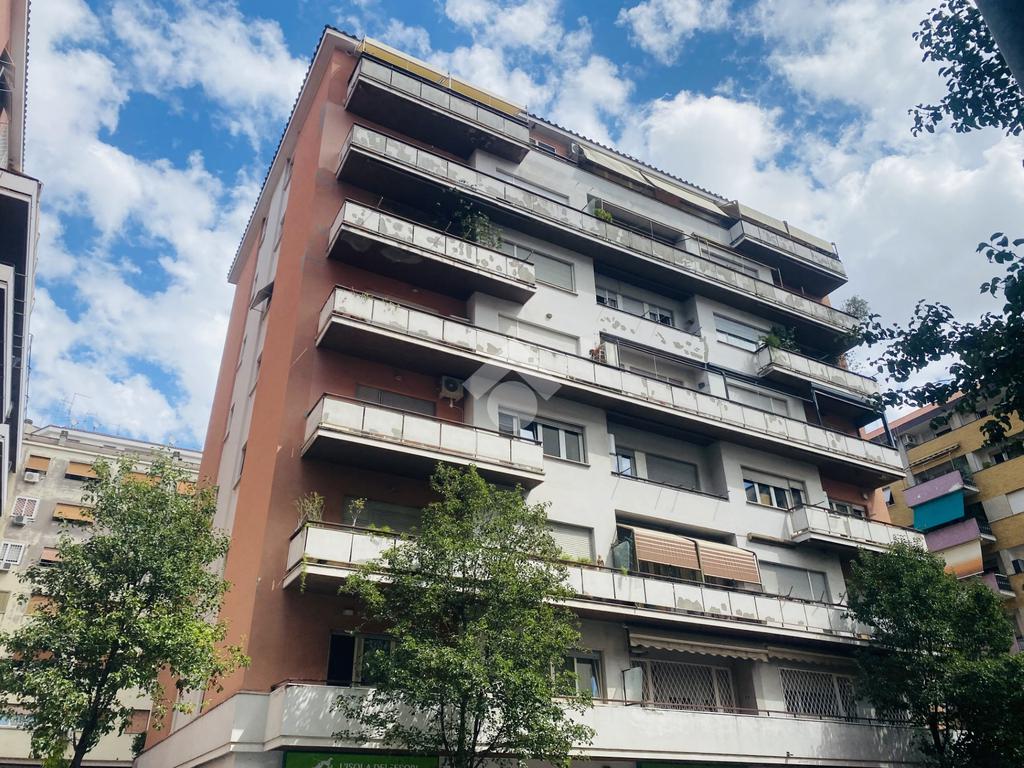 2 bedrooms Apartment in Rome, Italy No. 320858