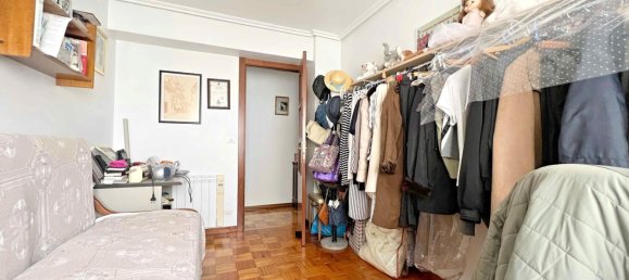Apartamento de 3 dormitorios en La Coruña, Spain No. 32281 8