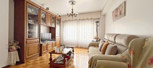 Apartamento de 3 dormitorios en La Coruña, Spain No. 32281 15