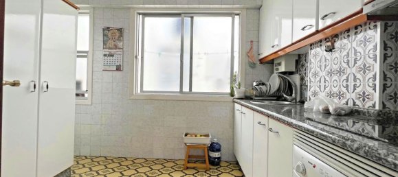 Apartamento de 3 dormitorios en La Coruña, Spain No. 32281 7