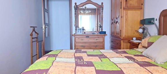 Apartamento de 3 dormitorios en La Coruña, Spain No. 32281 6