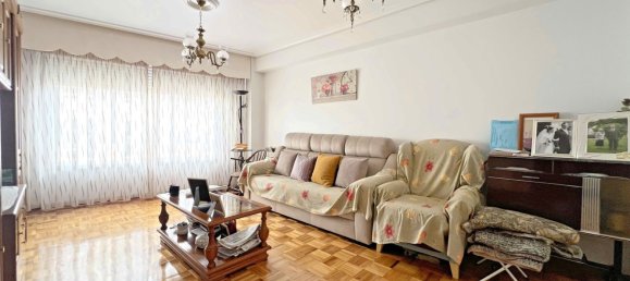 Apartamento de 3 dormitorios en La Coruña, Spain No. 32281 16