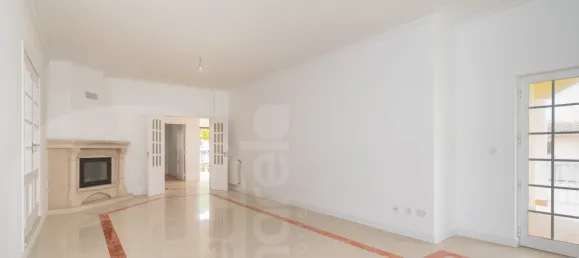 4 bedrooms House in Corroios, Portugal No. 89649 15
