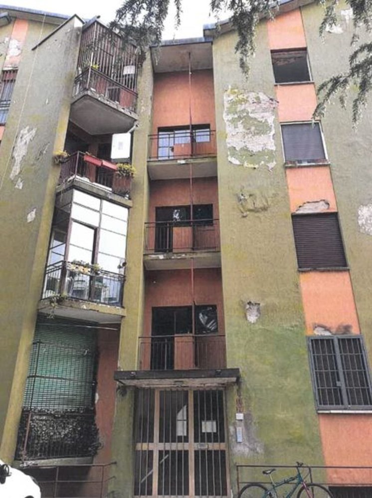 3 bedrooms Apartment in Milan, Italy No. 393138