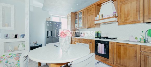 Квартира с 3 спальнями в Павия, Италия № 370624 3