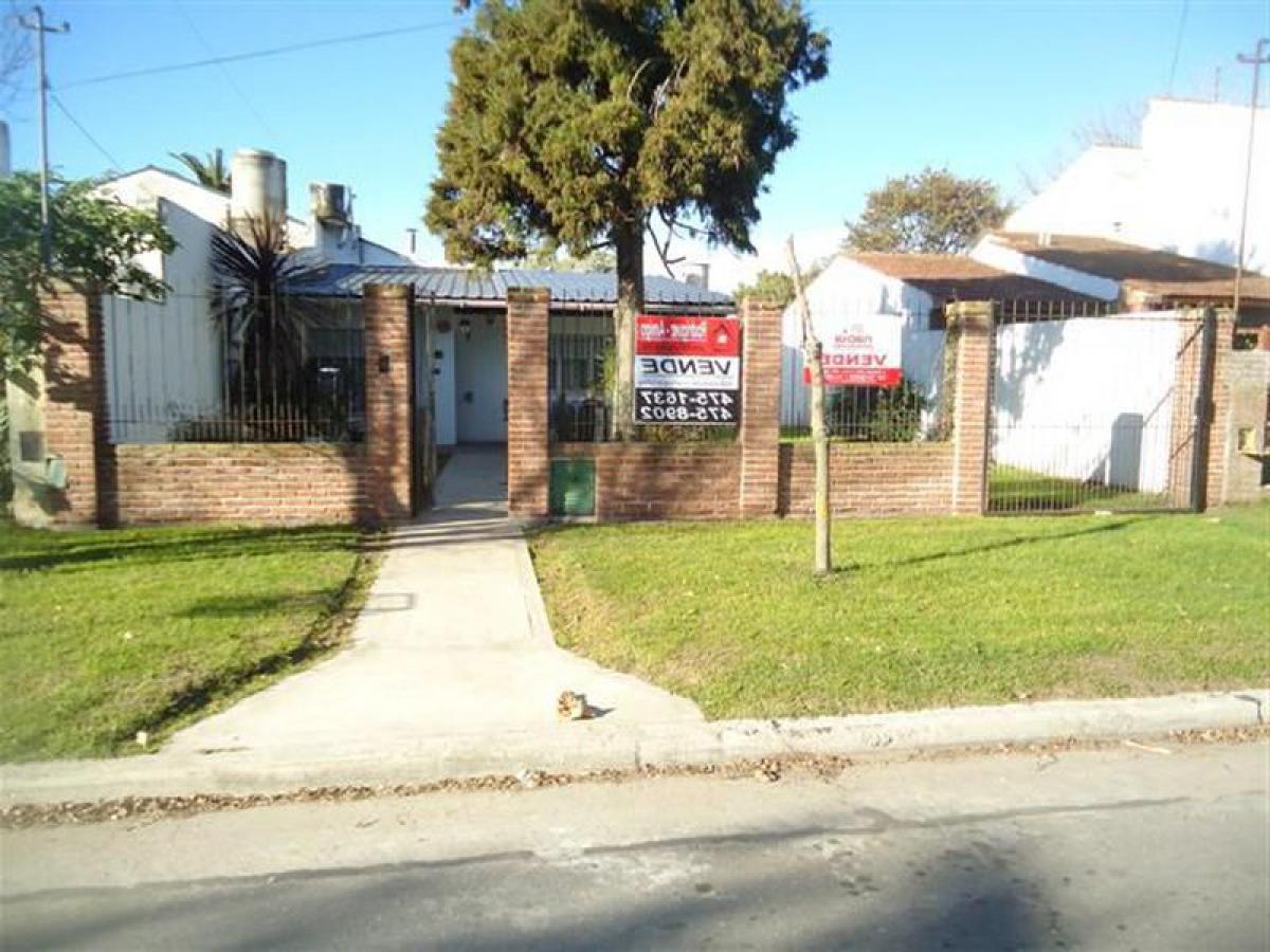 2 bedrooms House in Mar del Plata, Argentina No. 68212