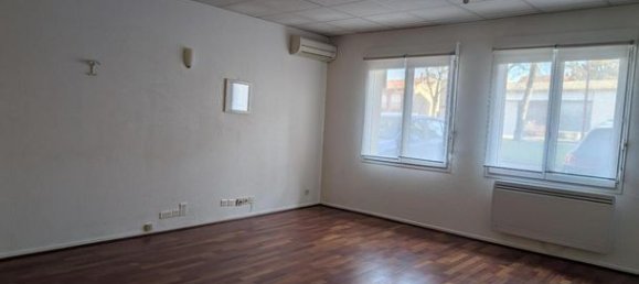 120m² Commercial property in Soual, France No. 313830 3