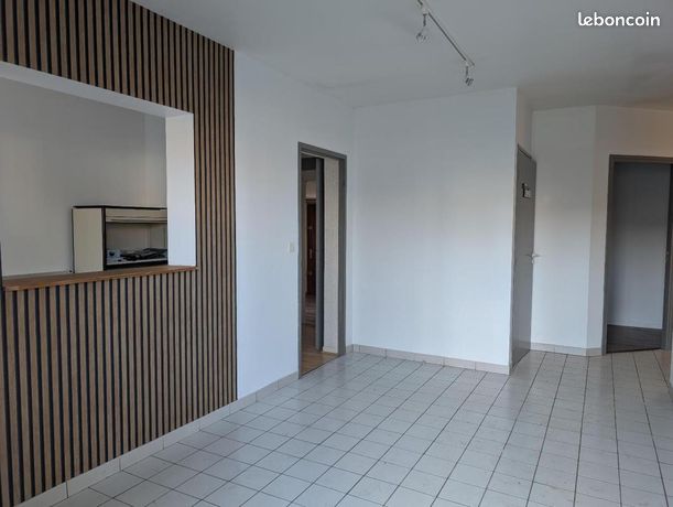 120m² Commercial property in Soual, France No. 313830