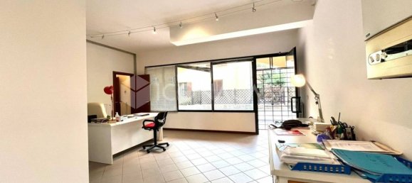 1 room Office in Bologna, Italy No. 335527 4